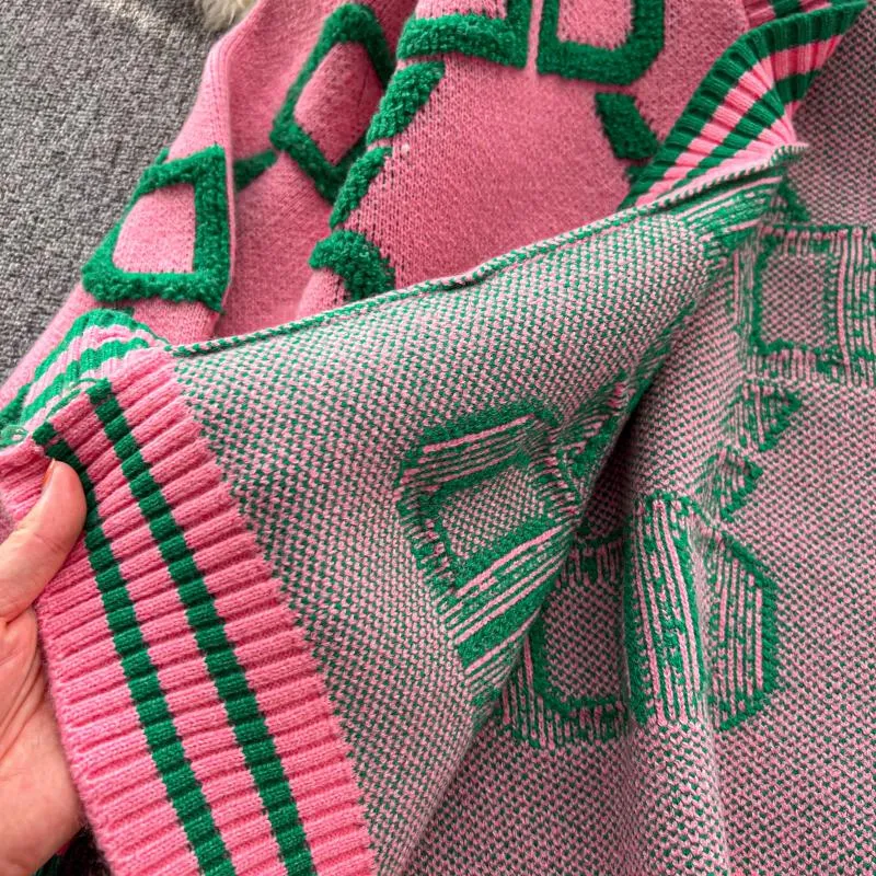 Chic Color-blocking Thermal Cardigan